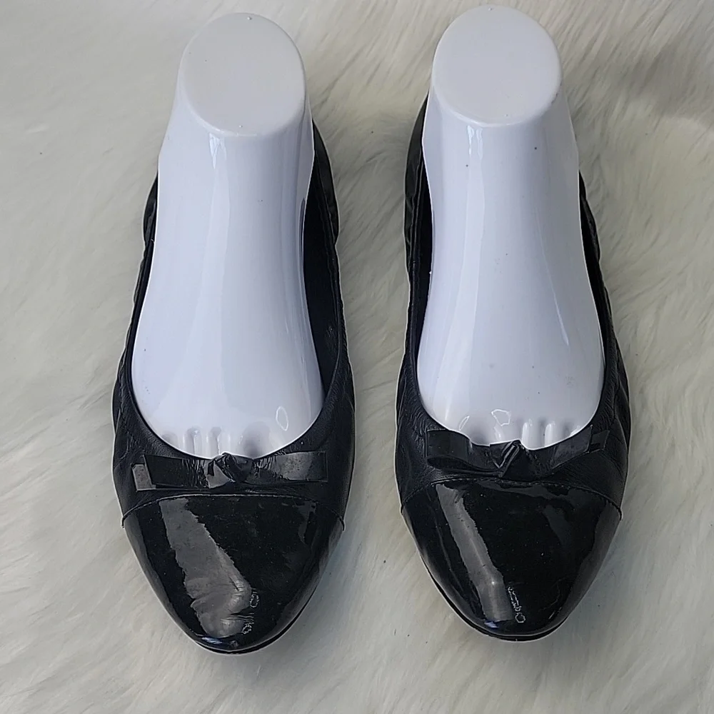 COLE HAAN Black Leather Patent Cap Toe Bow Preppy Office Casual Ballet Flats 9.5